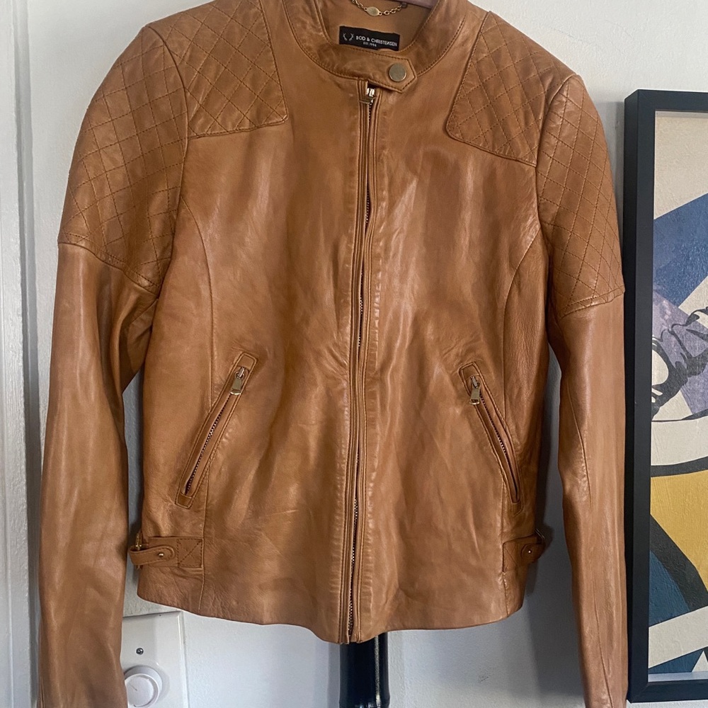 Bod and Christensen smooth and quilted tan leather jacket.  Size S
